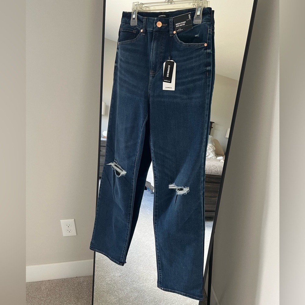 Express: Size Small (0/2/4), Super High Rise Straight Leg Jean. NWT